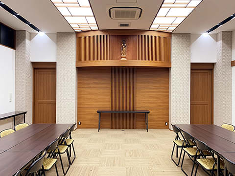 <b>観音堂</b>多目的ホールでおもにご法事のお清め室として利用されます。